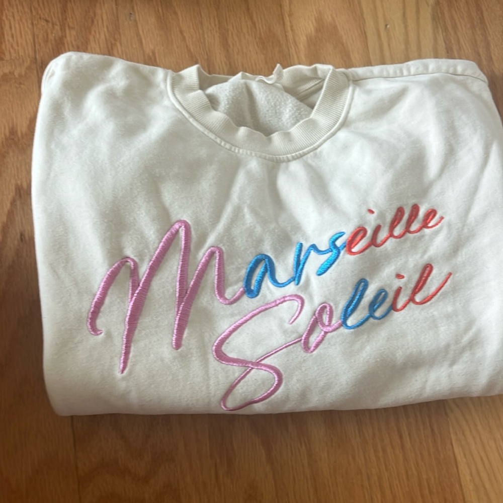 sweatshirt